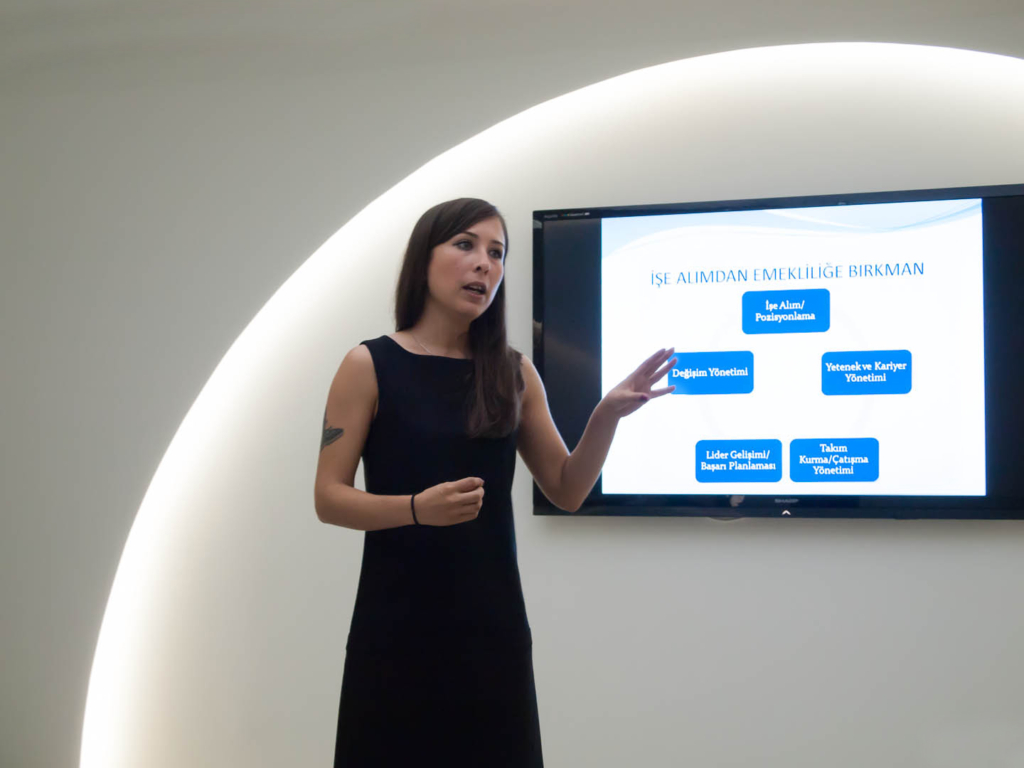 Fortune Türkiye Fortune Türkiye için Pandemi’nin Çalışan Bağlılığını arttırmak adına ne kadar büyük bir avantaj olabileceğini anlattığım yazıma “Pandemi, Çalışan Bağlılığını Arttırmak İçin Kurumlar Adına Çok Büyük Bir Fırsat” linkinden ulaşabilirsini. Keyifli okumalar dilerim.