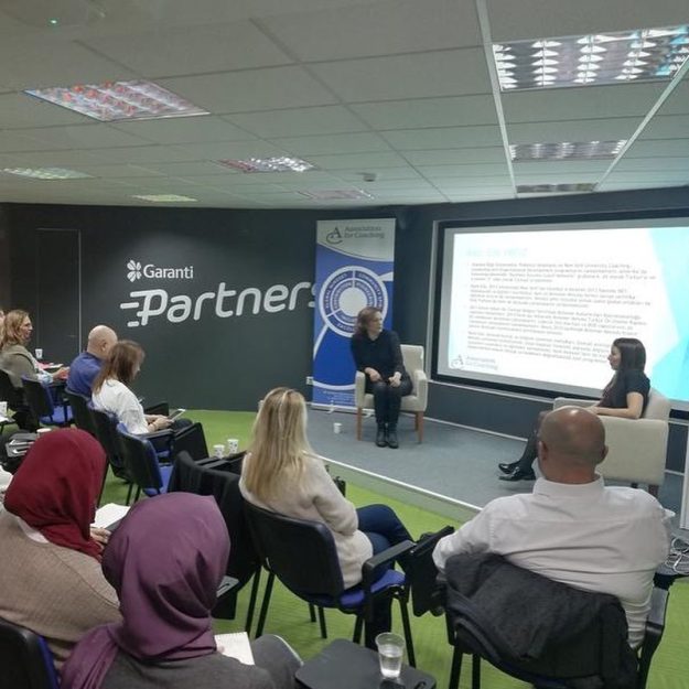 ac kps Association For Coaching Türkiye'nin düzenlediği Bir Psikoloğun Gözünden Koçluk etkinliğinde Koçluğun Psikolojik Sınırlarını, profesyonel sınırlarımızın nerede başlayıp bittiğini, Psikoloji Biliminin içinden doğmuş olan koçluk tekniklerinin neden psikologlar tarafından farklı algılandığını masaya yatırdık.